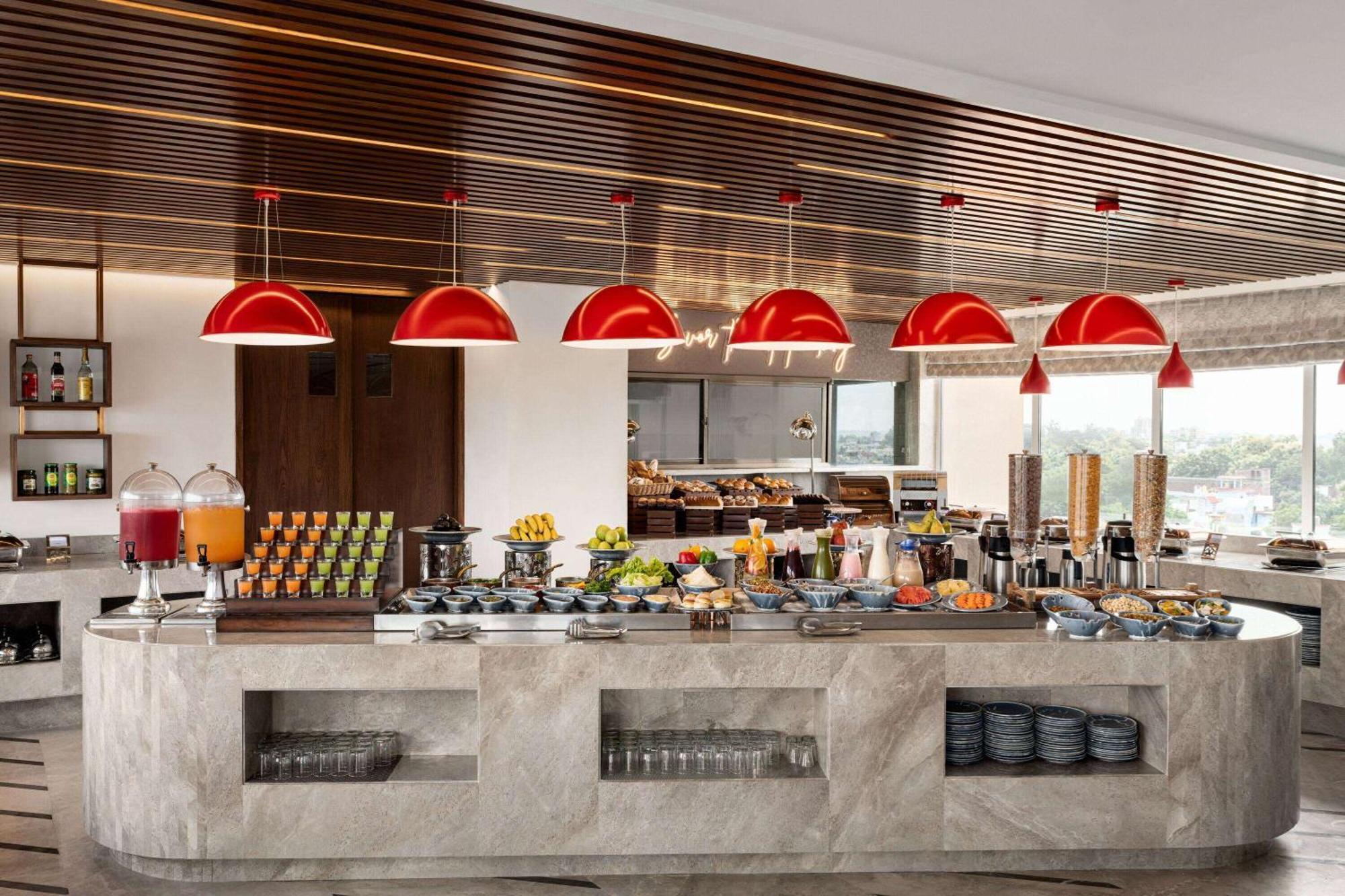 Ramada By Wyndham Gorakhpur Gorakhnath Mandir Road酒店 外观 照片